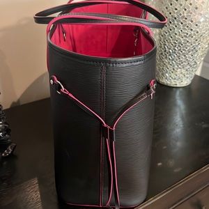 Louis Vuitton never full MM Epi